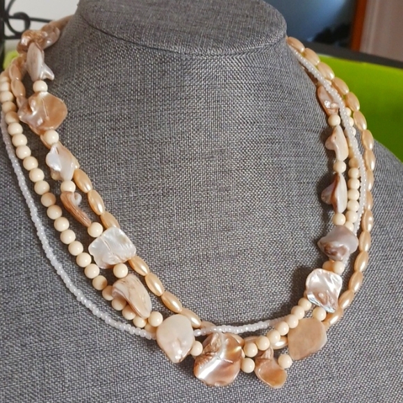 Mermaidcore Ivory Faux Pearl Necklace Multistrand - Pre-loved (20"-23) - Picture 3 of 4